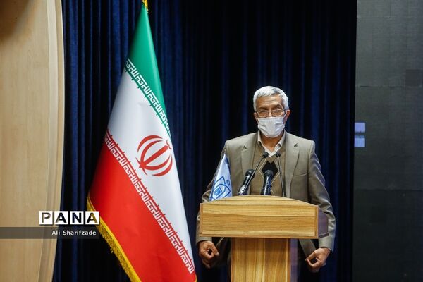 آیین تجلیل از دانش‌آموزان پژوهشگر و فناوران برگزیده