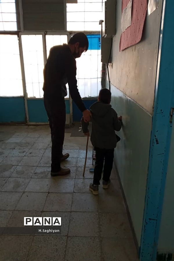 معلمان در سنگر خدمت به دانش‌آموزان محروم