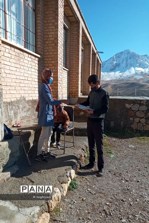 معلمان در سنگر خدمت به دانش‌آموزان محروم