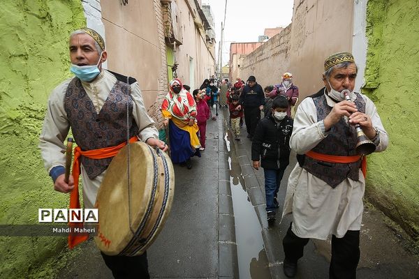 جشن یلدایی برای بچه های محله دروازه غار