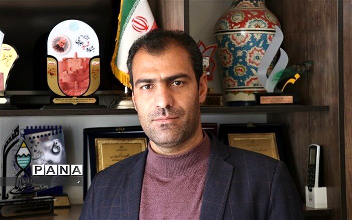 نمایش جلوه های ویژه معلمی در دوران شیوع کرونا