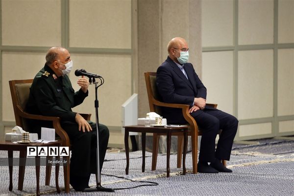 دیدار دست‌اندرکاران مراسم سالگرد شهید سلیمانی با رهبر معظم انقلاب