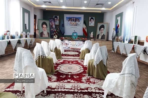 افتتاح دبیرخانه نکوداشت اولین سالگرد شهادت سردار سلیمانی مستقر در دبیرستان فرزانگان