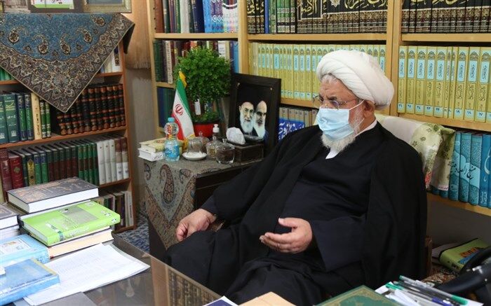امام جمعه یزد: تقویت وحدت حوزه و دانشگاه با ورود معنویت به مدارس امکان‌پذیر است