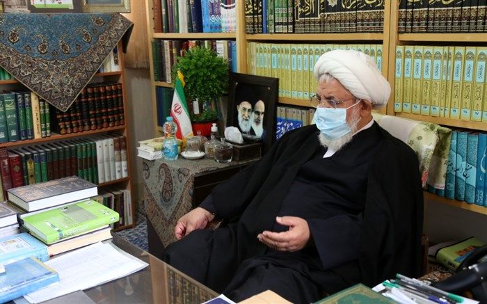 امام جمعه یزد: تقویت وحدت حوزه و دانشگاه با ورود معنویت به مدارس امکان‌پذیر است