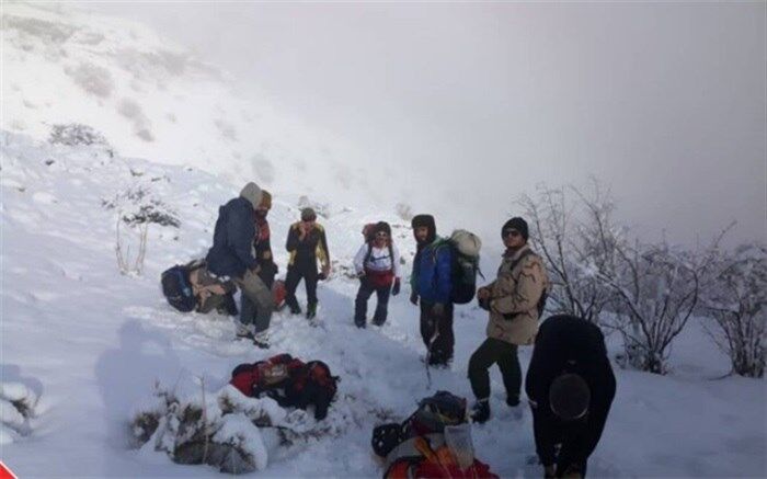 نجات جان ۵ کوهنورد گم شده در ارتفاعات اشترانکوه