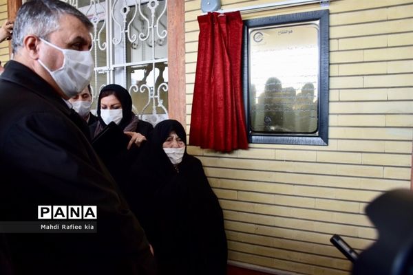 افتتاح مدرسه  و بازدید وزیر راه و شهرسازى از ایستگاه قطار