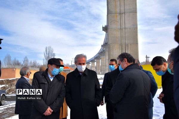 افتتاح مدرسه  و بازدید وزیر راه و شهرسازى از ایستگاه قطار