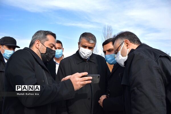 افتتاح مدرسه  و بازدید وزیر راه و شهرسازى از ایستگاه قطار