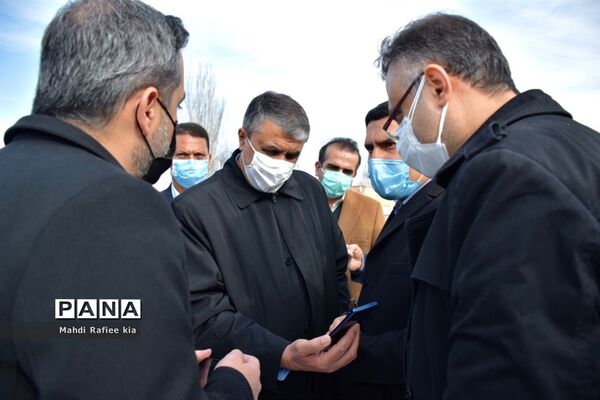 افتتاح مدرسه  و بازدید وزیر راه و شهرسازى از ایستگاه قطار
