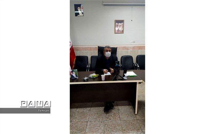 نشست بدون تعارف  دانش آموزان در منطقه ۱۷