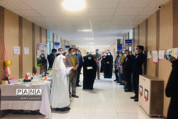 نمایشگاه پیامی به فرشتگان خط مقدم