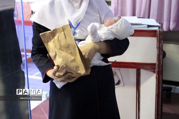 قدردانی از پرستاران و پزشکان بیمارستان‌های شهر ساری