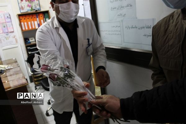 قدردانی از پرستاران و پزشکان بیمارستان‌های شهر ساری