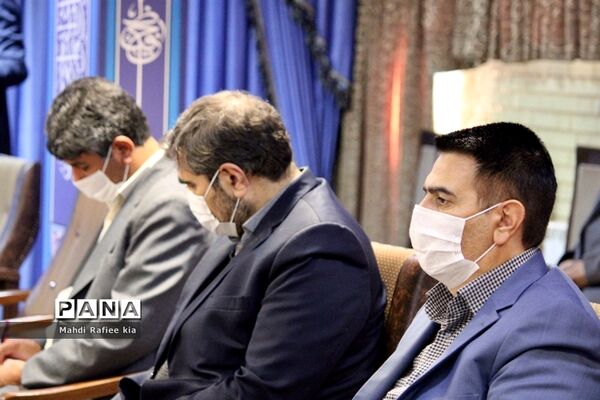 دیدار مدیرکل آموزش و پرورش آذربایجان شرقی و کارکنان معاونت سوادآموزی اداره‌کل با نماینده ولی فقیه در استان