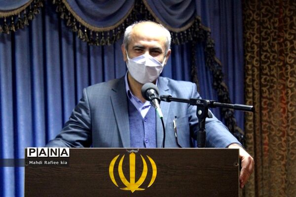 دیدار مدیرکل آموزش و پرورش آذربایجان شرقی و کارکنان معاونت سوادآموزی اداره‌کل با نماینده ولی فقیه در استان