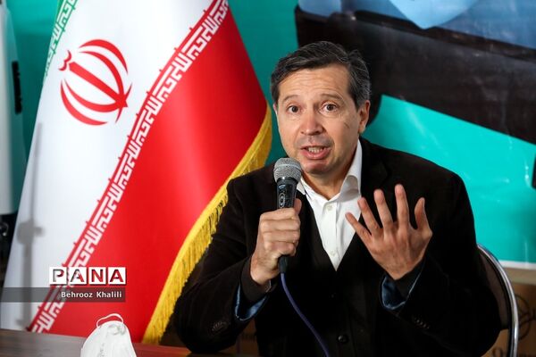 آیین رونمایی برای واگذاری 400 دستگاه اکسیژن‌ساز خانگی  اهدایی بین المللی صلیب سرخ