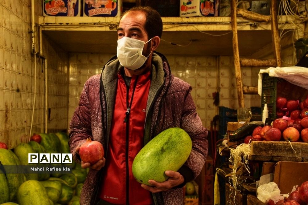 جمعی از بازیگران و خوانندگان مهمانان شب یلدایی شبکه دو