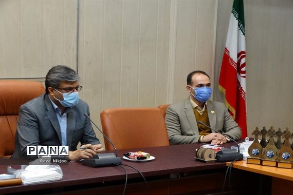 آیین تجلیل از منتخبین پژوهشگر و مولفان بهارستان یک