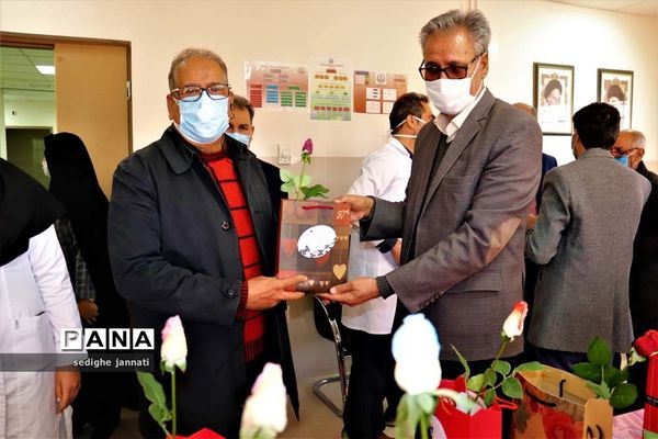 تجلیل جهادگران سنگر علم آموزی از مدافعان سلامت در آباده