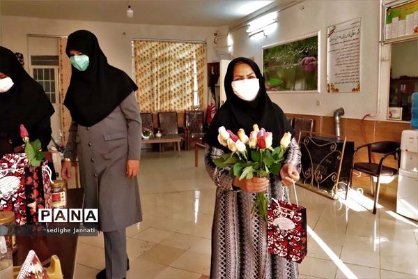 تجلیل جهادگران سنگر علم آموزی از مدافعان سلامت در آباده