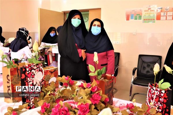 تجلیل جهادگران سنگر علم آموزی از مدافعان سلامت در آباده