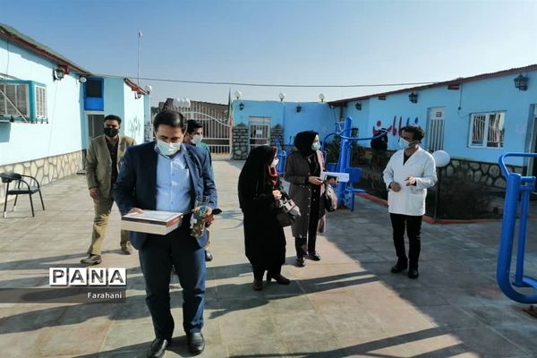 تجلیل از کادر درمان مراکز بهزیستی ورامین
