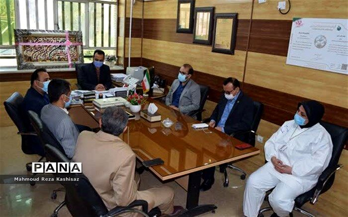  دیدار مدیر آموزش و پرورش ناحیه ۳ اهواز با رئیس و پرستاران بیمارستان رازی اهواز