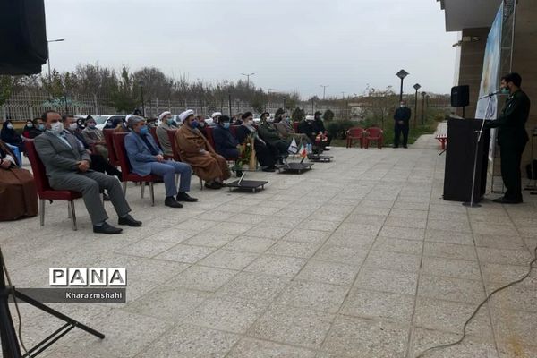 تقدیر فرماندار بهارستان از پرستاران بیمارستان امام حسین (ع)