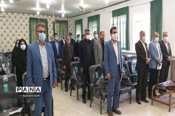 برگزاری جلسه مدیران مقطع ابتدایی درسالن اجتماعات اداره شهرستان حمیدیه