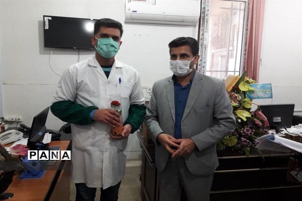 تجلیل آموزش و پرورش از پرستاران بیمارستان مفتح به مناسبت روز پرستار