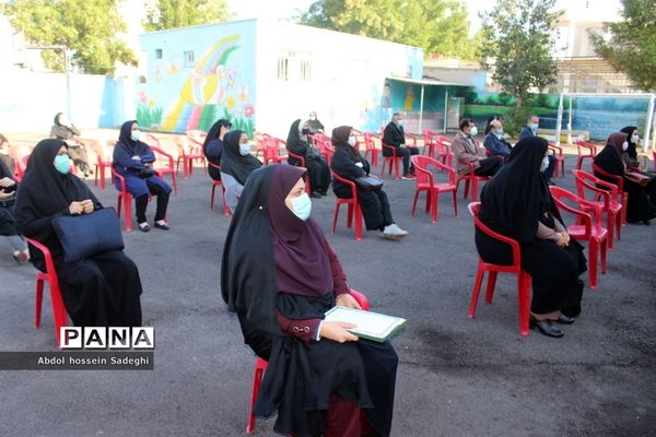 تجلیل از خیرین تهیه تبلت شهرستان بوشهر