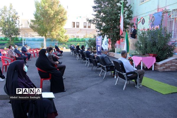 تجلیل از خیرین تهیه تبلت شهرستان بوشهر