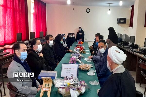 تجلیل از برترین‌های قرآن،عترت ونماز در قرچک