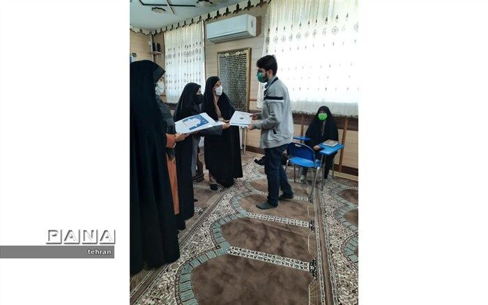 تجلیل از رتبه های برتر استانی و کشوری مسابقات قرآن دانش آموزی منطقه ۱۷