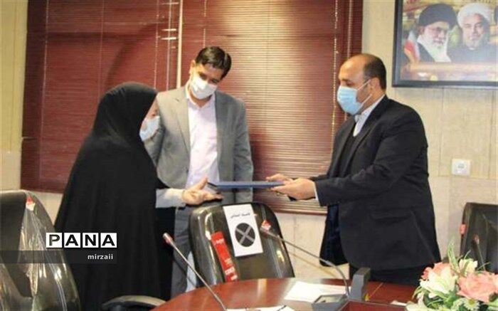 تجلیل از کارشناس نهضت سواد‌آموزی شهرستان پیشوا