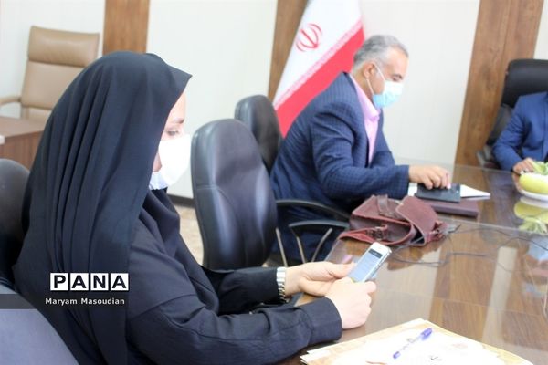 برگزاری کارگاه توانمندسازی کارکنان، والدین و دانش آموزان