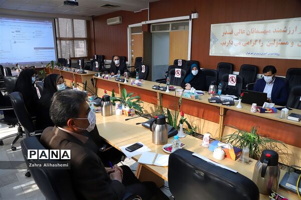 نشست هم‌اندیشی مدیریت فوریت‌های روانی-اجتماعی دانش‌آموزان