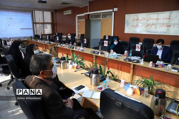 نشست هم‌اندیشی مدیریت فوریت‌های روانی-اجتماعی دانش‌آموزان