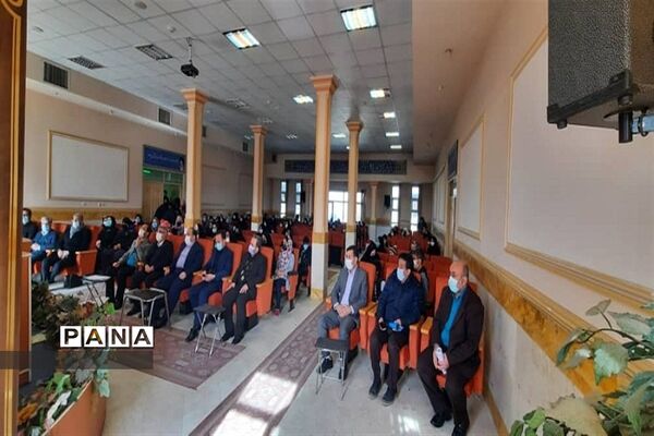 اهدا 75 تبلت به دانش آموزان بی بضاعت شهرستان نظر آباد
