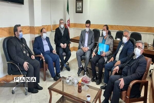 اهدا 75 تبلت به دانش آموزان بی بضاعت شهرستان نظر آباد