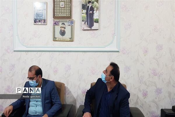 دیدار مدیر آموزش و پرورش ناحیه ۳ با ایثارگر و جانباز دفاع مقدس