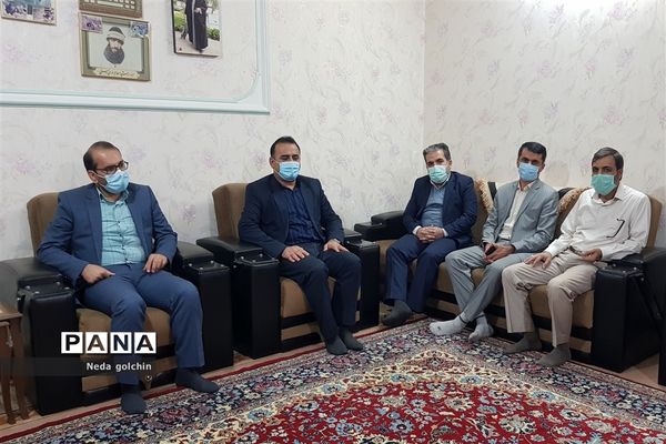 دیدار مدیر آموزش و پرورش ناحیه ۳ با ایثارگر و جانباز دفاع مقدس