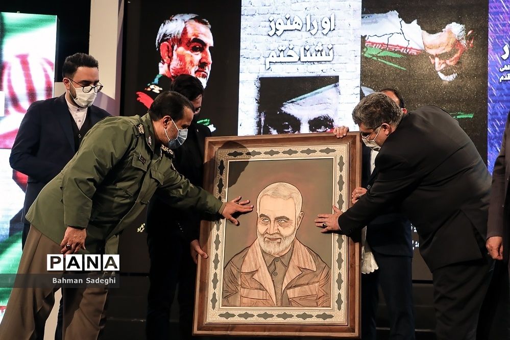 «نشان سلیمانی» بر سینه رادیویی‌ها نشست