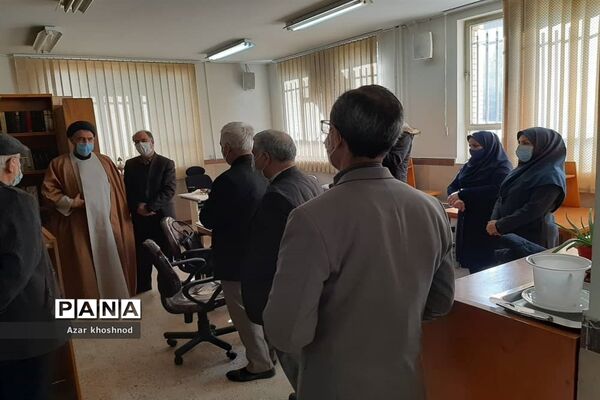 بازدید نماینده مجلس شورای اسلامی و امام جمعه از مرکز یادگیری محلی باهنر ملارد