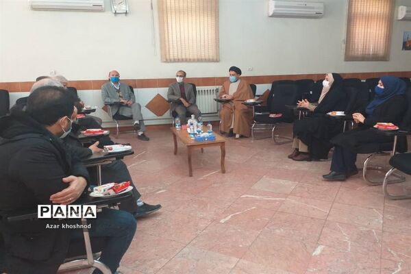 بازدید نماینده مجلس شورای اسلامی و امام جمعه از مرکز یادگیری محلی باهنر ملارد