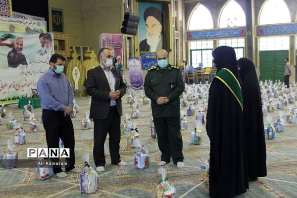 توزیع بسته‌های معیشتی در قائم‌شهر