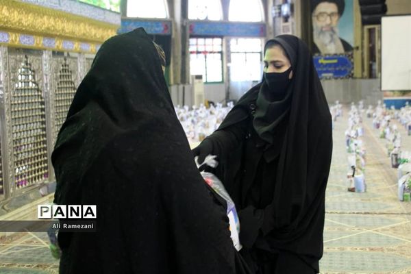 توزیع بسته‌های معیشتی در قائم‌شهر