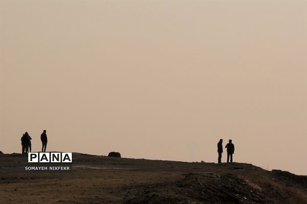 اینجا برای نفس کشیدن هوا کم است