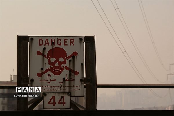 اینجا برای نفس کشیدن هوا کم است